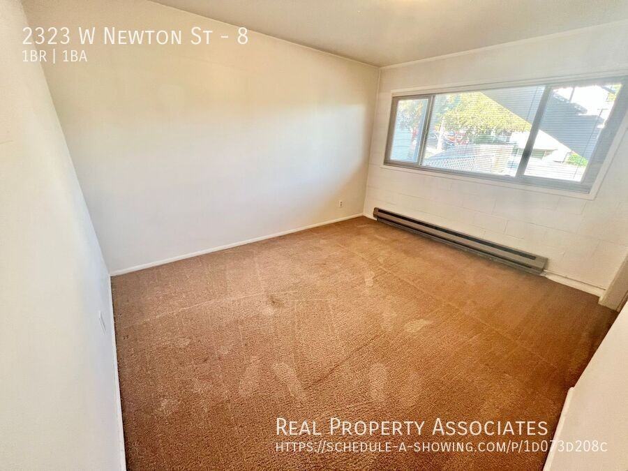 2323 W Newton St #8 - Photo 6 of 11