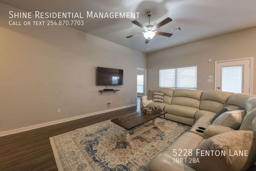 5228 Fenton Lane - Photo 3 of 19