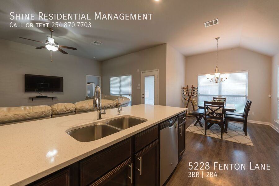 5228 Fenton Lane - Photo 4 of 19