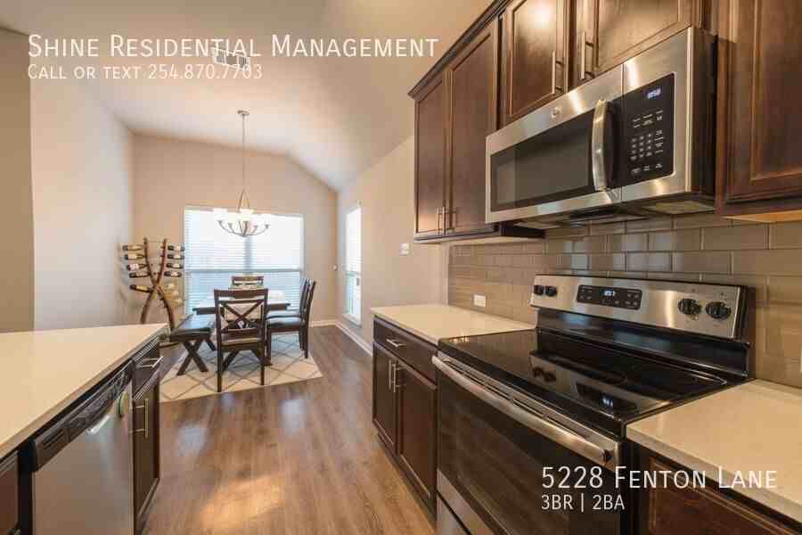 5228 Fenton Lane - Photo 5 of 19