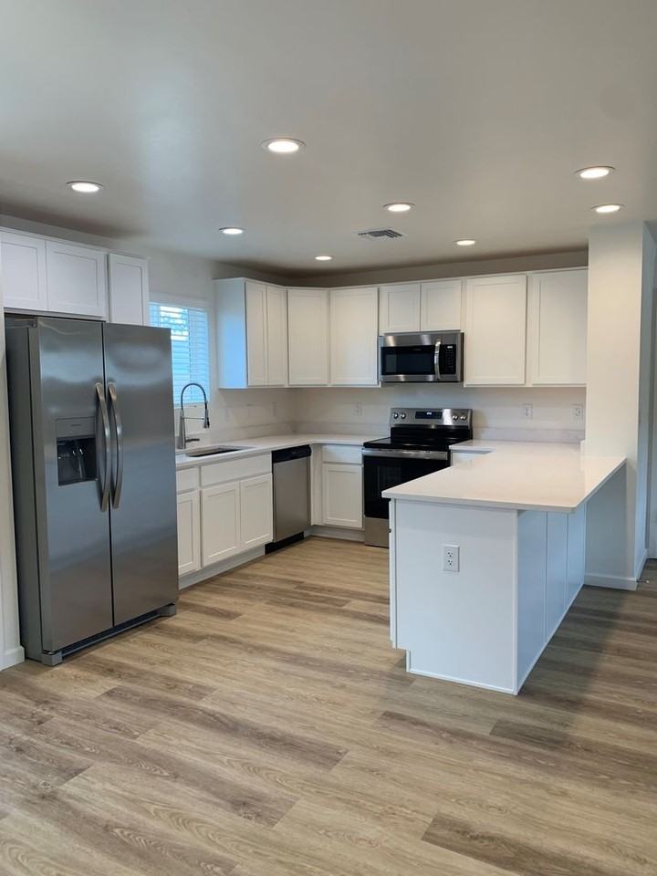 Pantano Vista - Photo 3 of 36