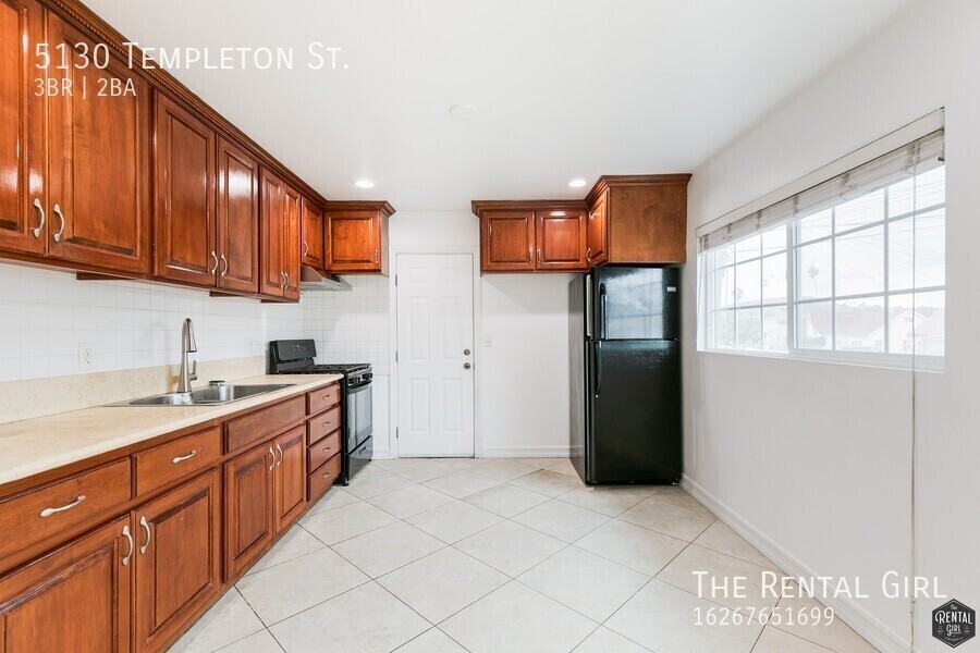 5130 Templeton St - Photo 5 of 22