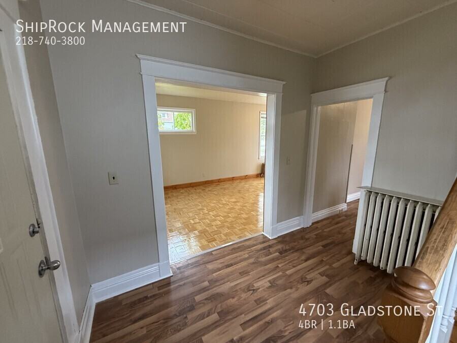 4703 Gladstone St - Photo 3 of 24