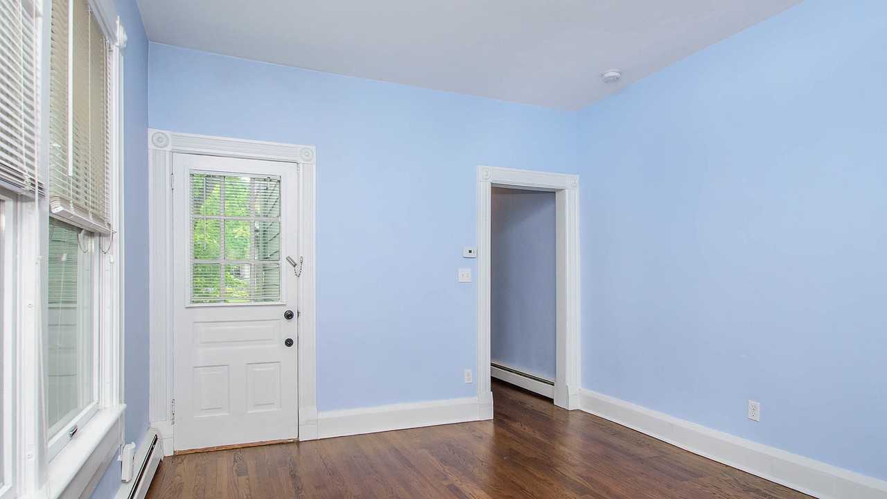 807 Lawrence St #1 - Photo 4 of 22