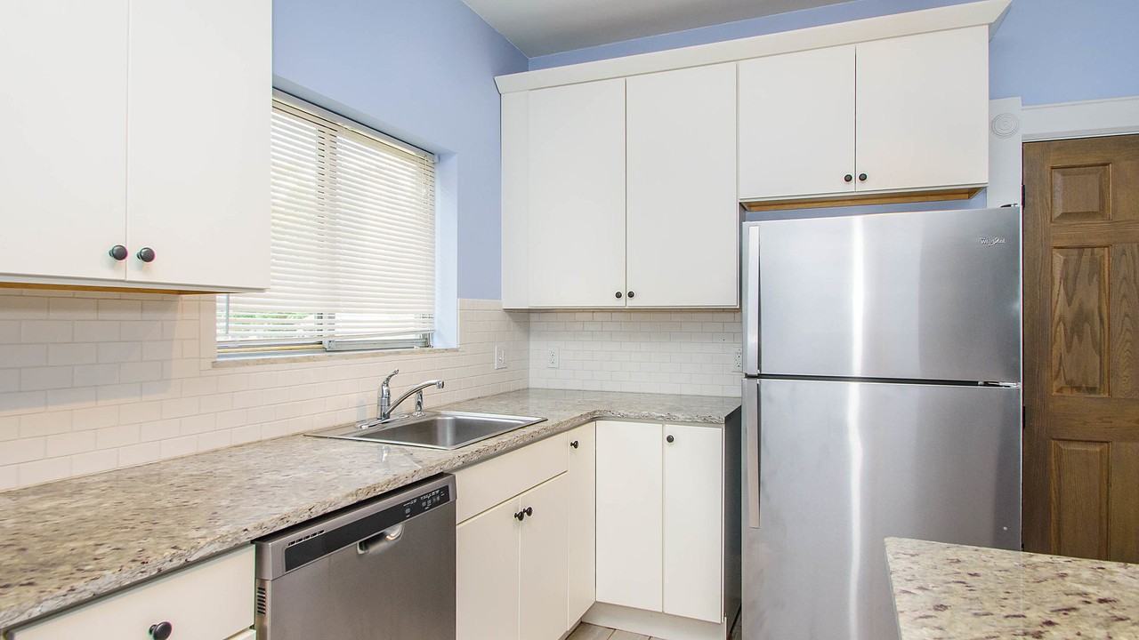 807 Lawrence St #1 - Photo 6 of 22