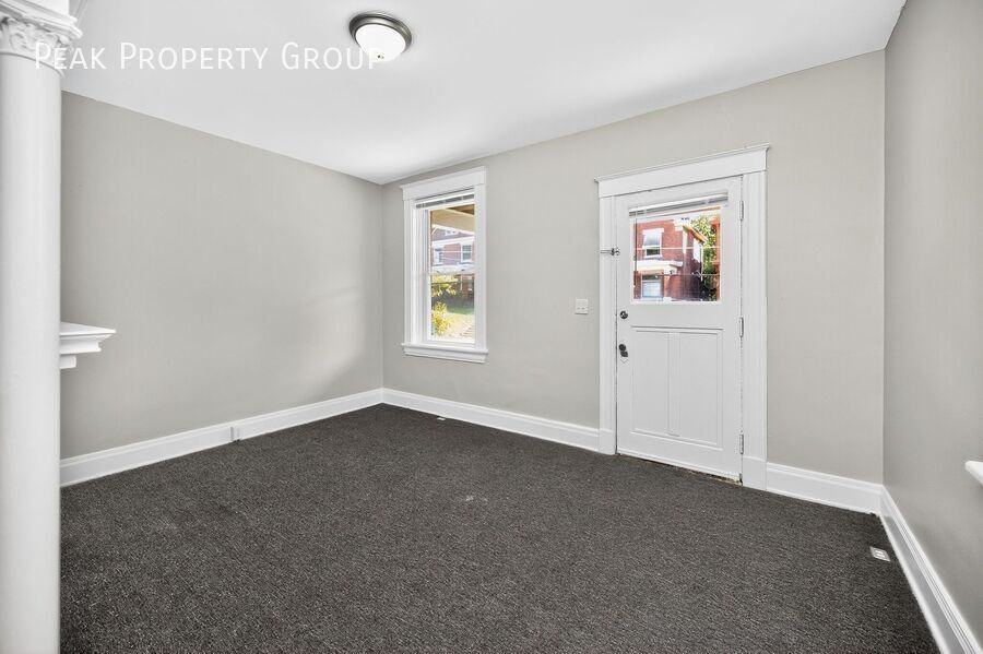 2359 Stratford Avenue - Photo 7 of 20