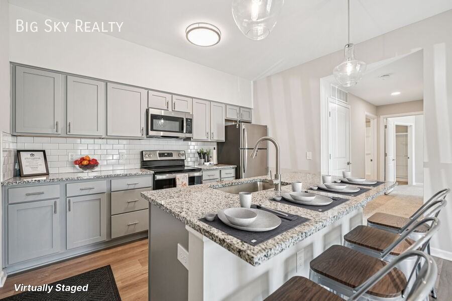 The Everett Apartments - Photo 2 of 33