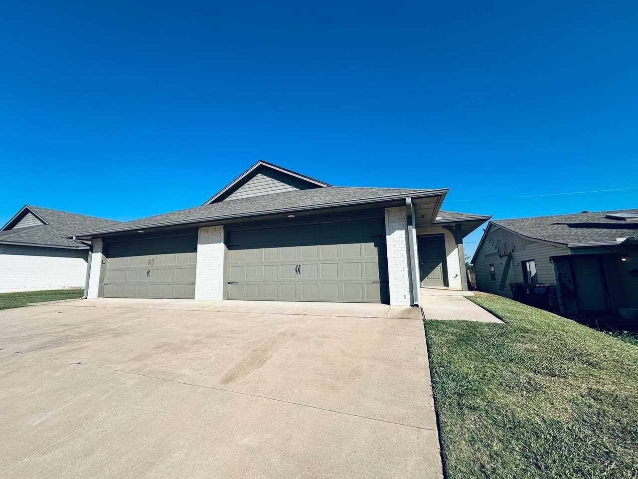 11408 N Lincoln Blvd - Photo 3 of 31
