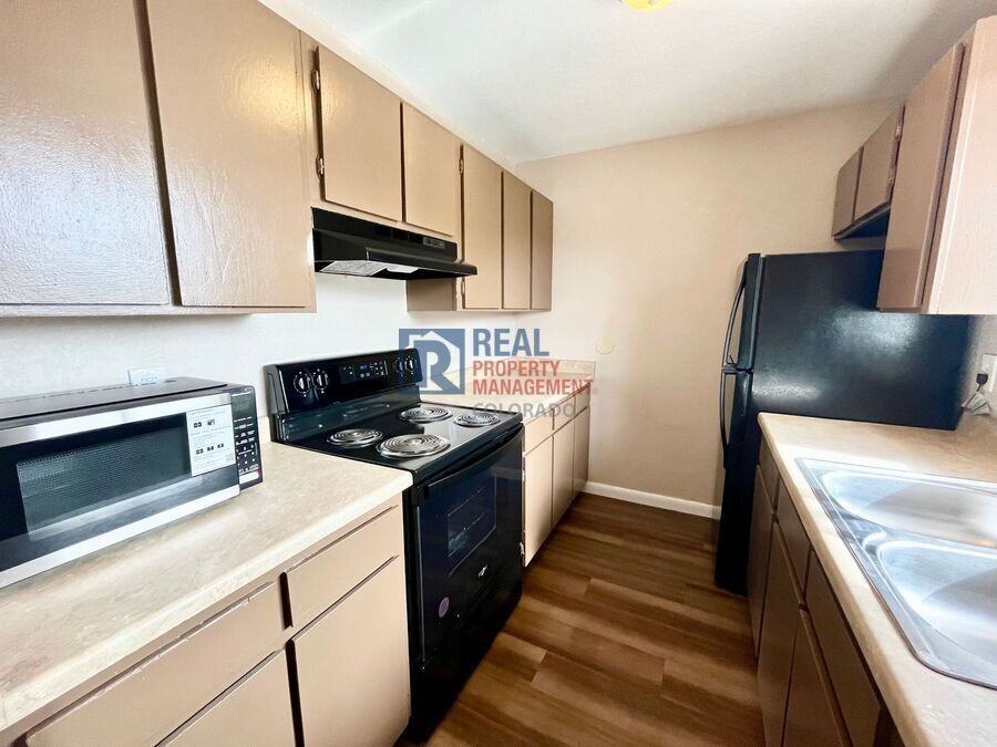 4340 Loomis Avenue #C - Photo 2 of 26