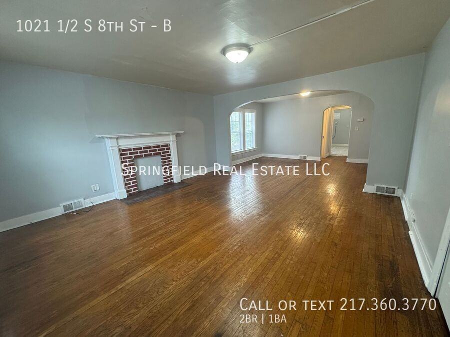 1021 1/2 S 8th St #B - Photo 2 of 17