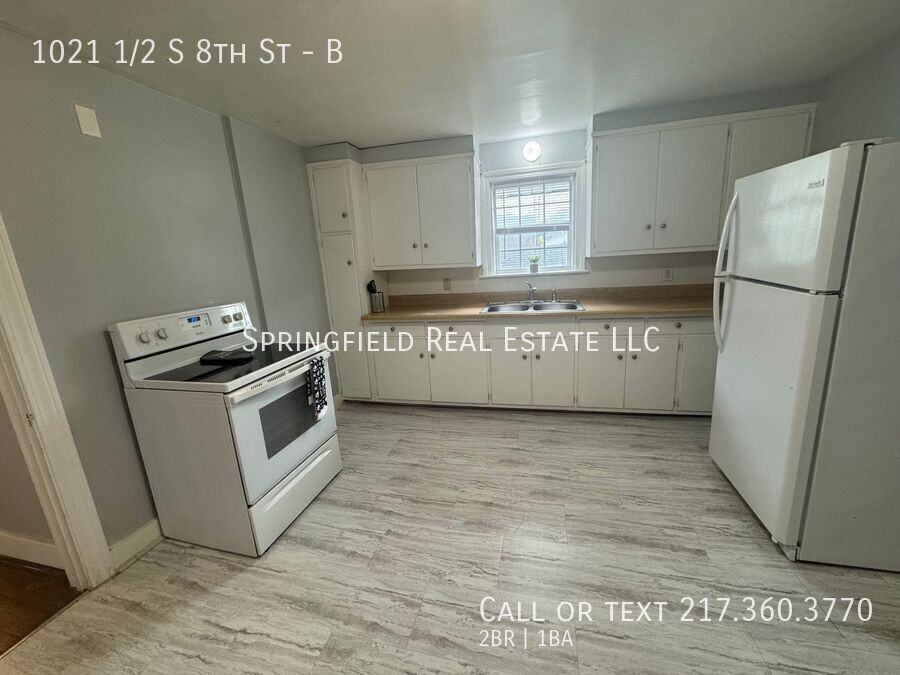 1021 1/2 S 8th St #B - Photo 3 of 17