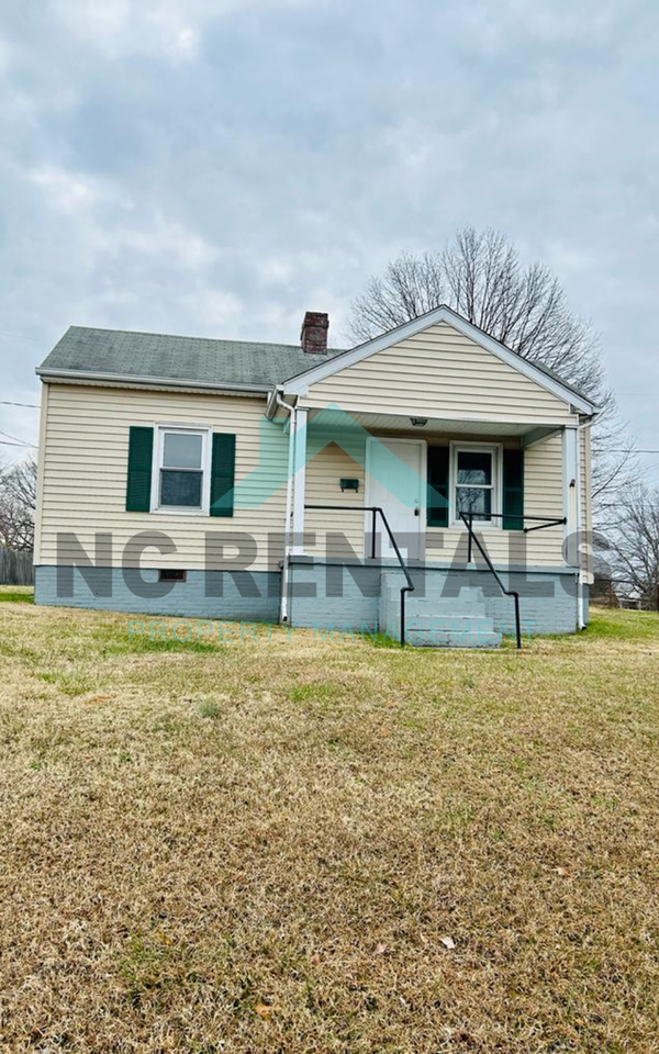 1302 Cypress St - Photo 3 of 24