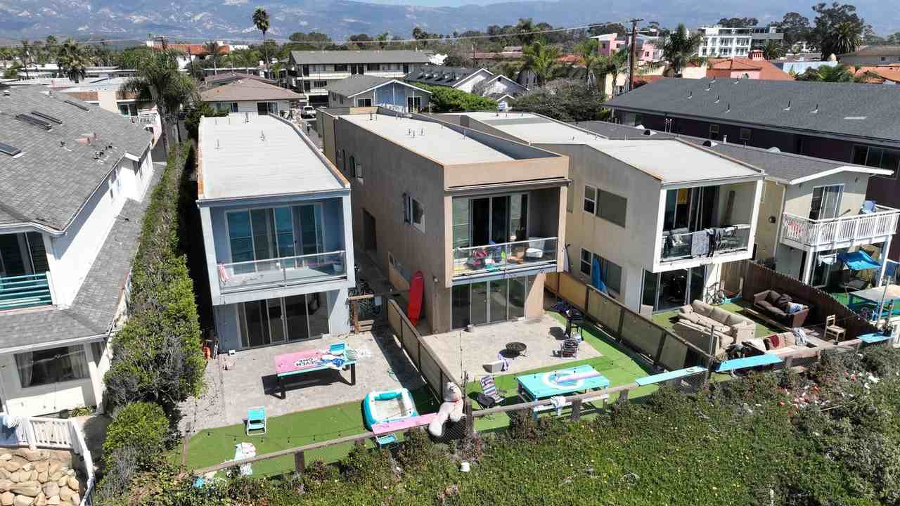 6569 Del Playa Dr - Photo 4 of 34