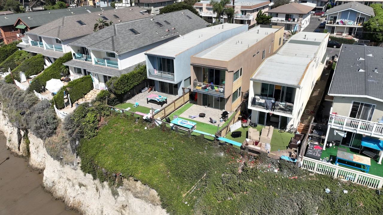 6569 Del Playa Dr - Photo 6 of 34