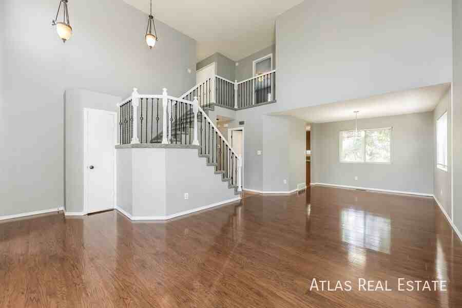 8015 Ferncliff Dr - Photo 2 of 20