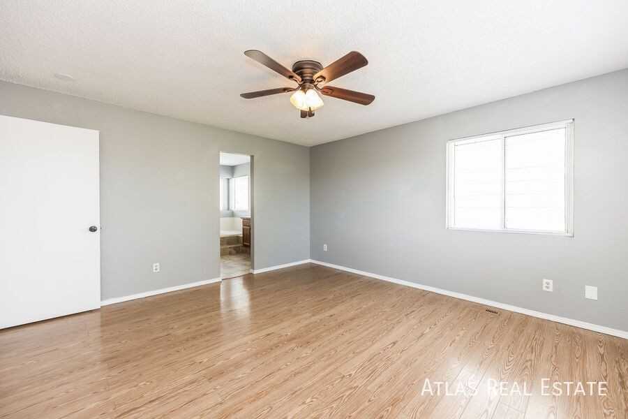 8015 Ferncliff Dr - Photo 5 of 20