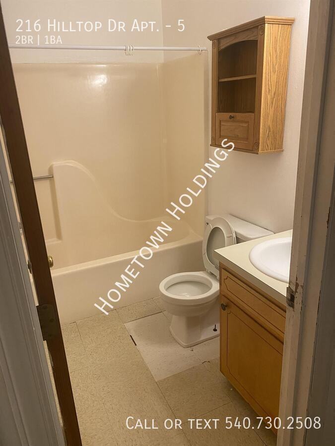 216 Hilltop Dr #5 - Photo 5 of 7