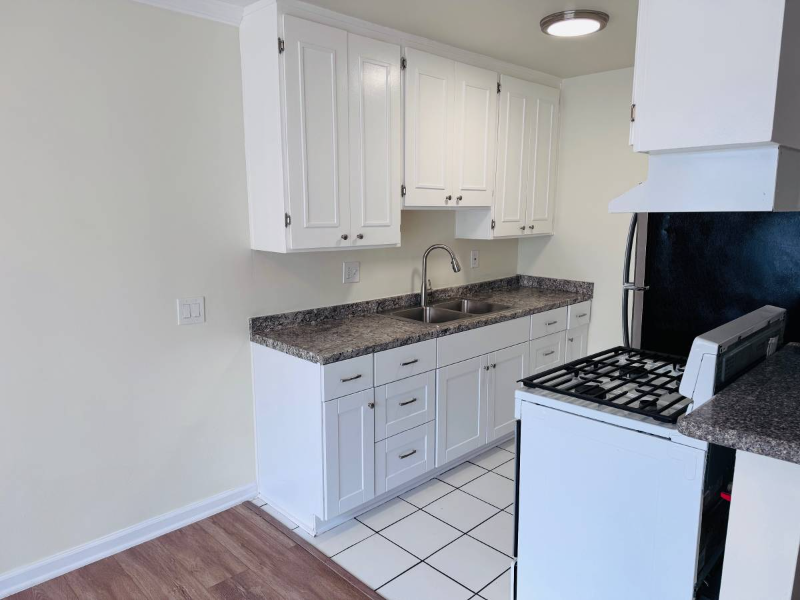 407 N #214 - Photo 3 of 18