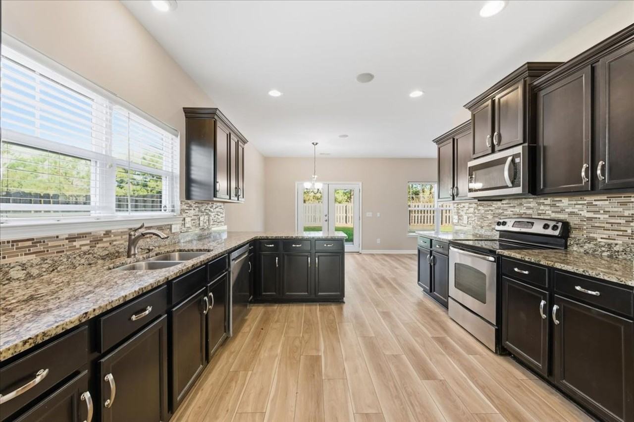 210 Willow Oak Dr - Photo 3 of 50