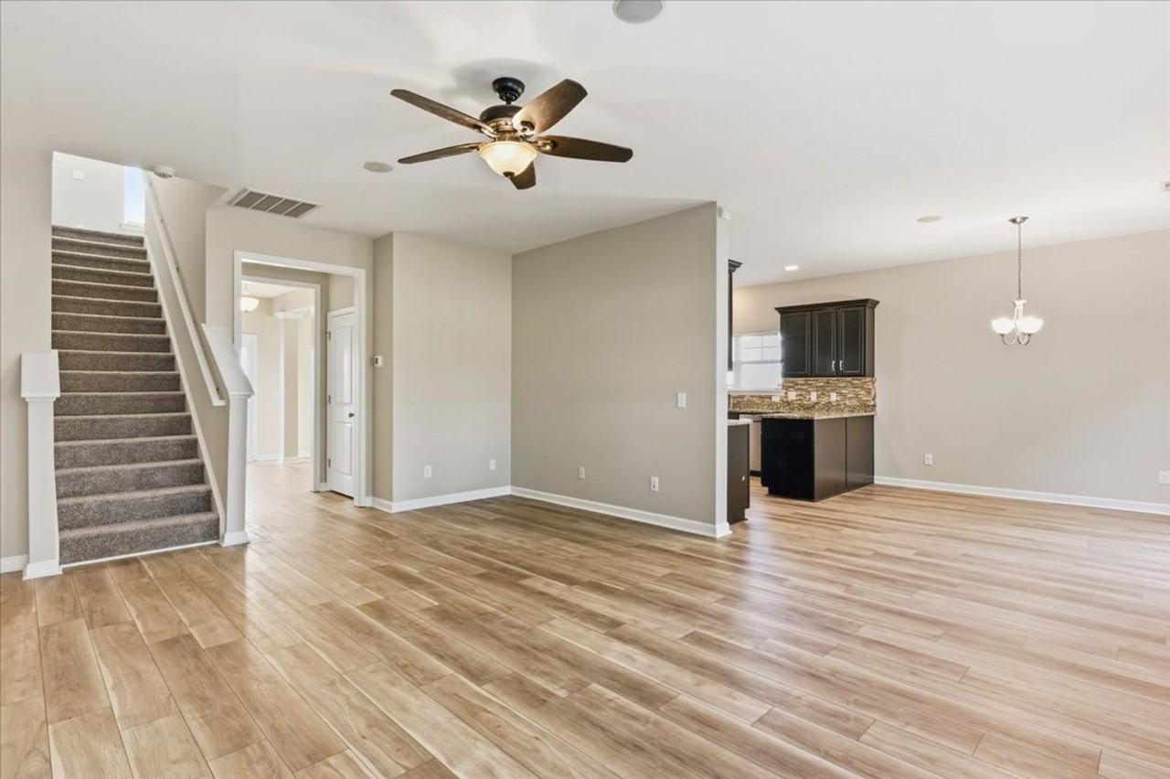 210 Willow Oak Dr - Photo 4 of 50