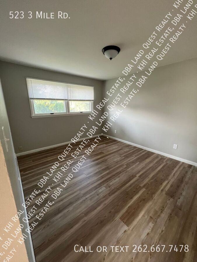 523 3 Mile Rd - Photo 2 of 5