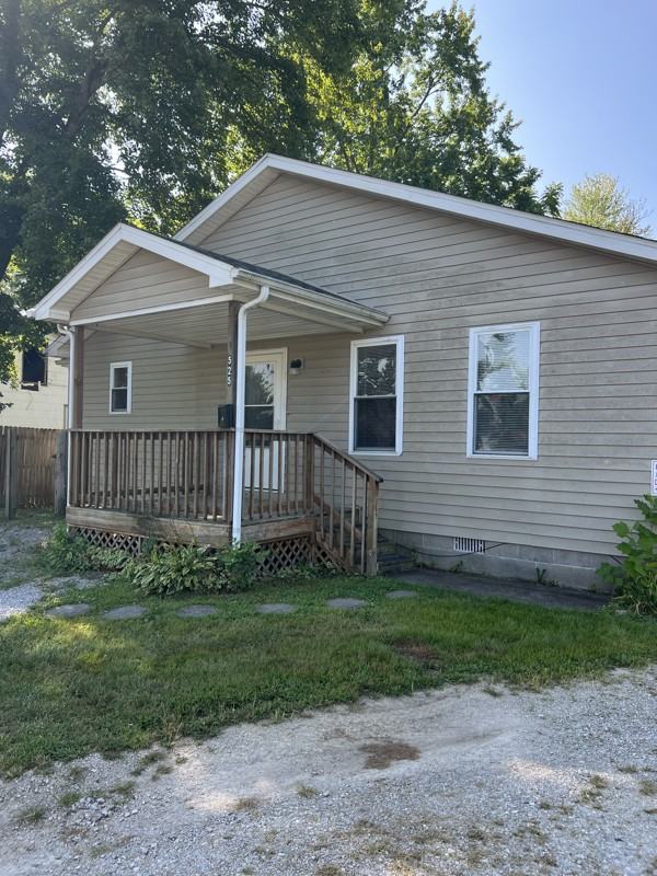 525 W Cherry St - Photo 2 of 16