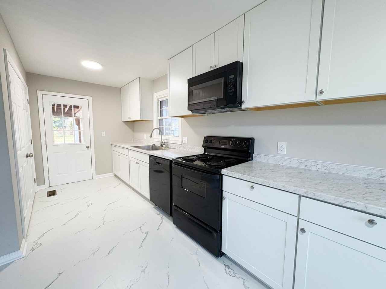 614 Lamb Dr - Photo 7 of 12