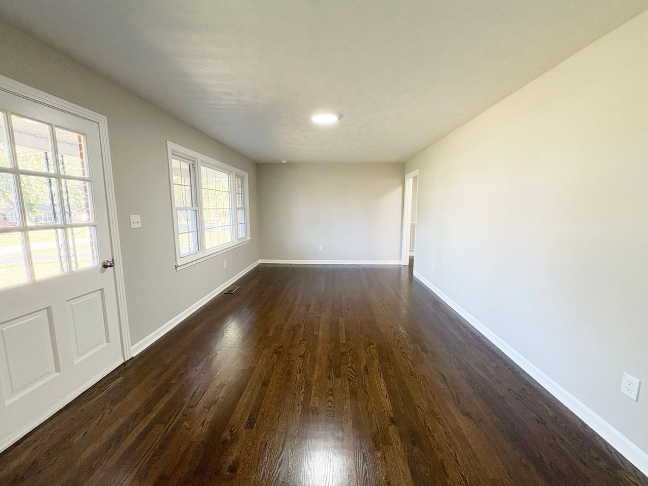 614 Lamb Dr - Photo 4 of 12