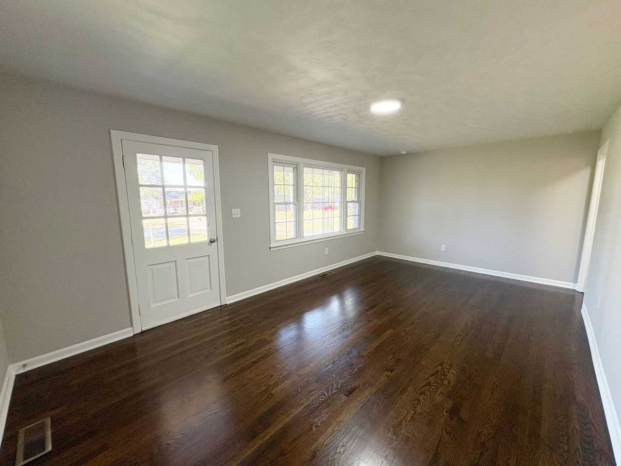 614 Lamb Dr - Photo 2 of 12