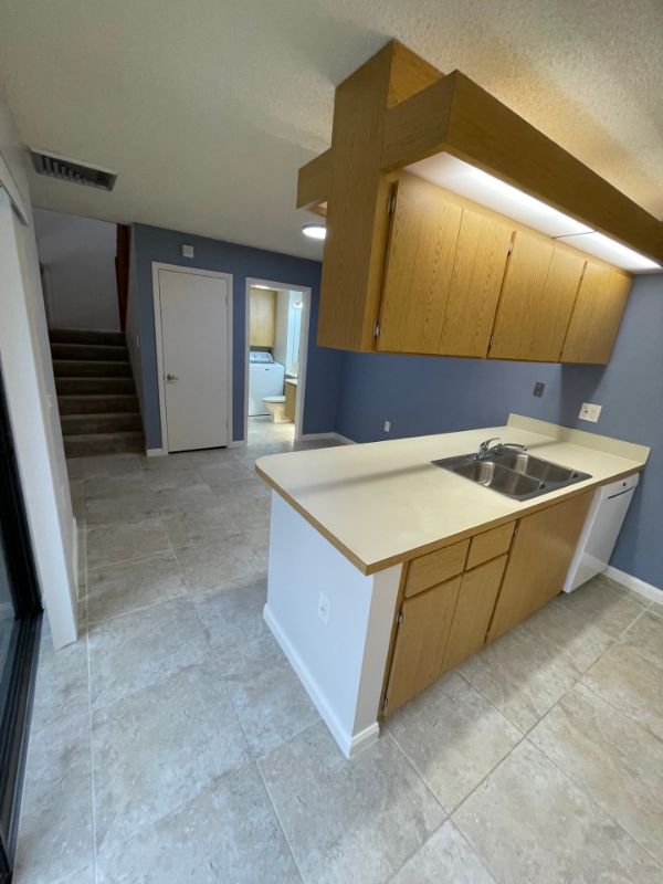 7507 75th Way - Photo 6 of 20