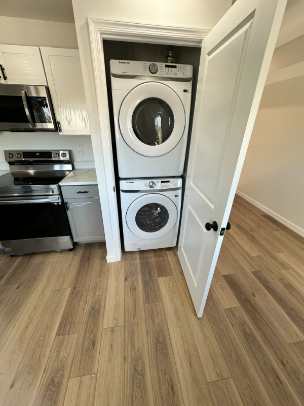 222 Webster St Ne #2 - Photo 3 of 19