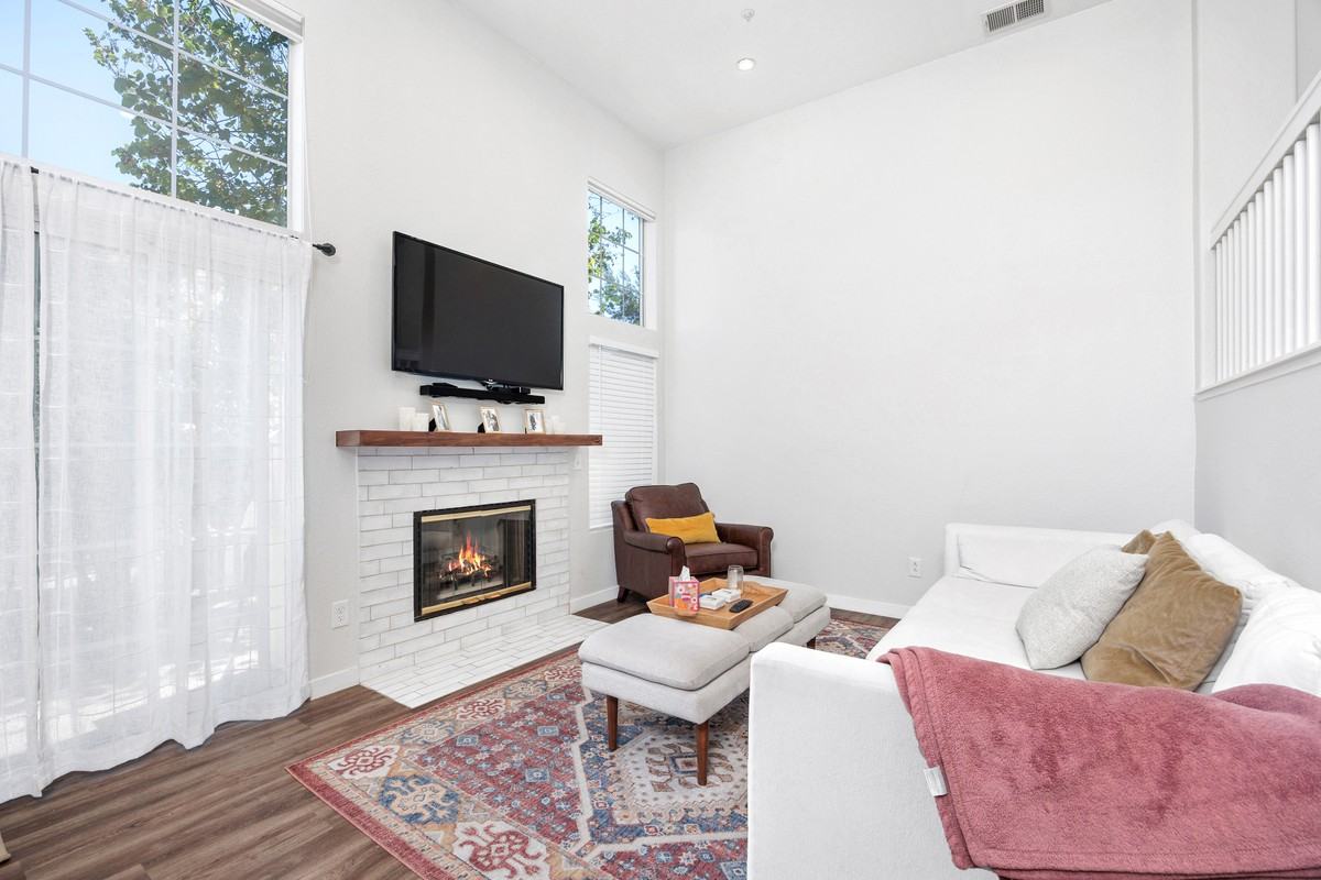 10330 Wateridge Cir #289 - Photo 2 of 26