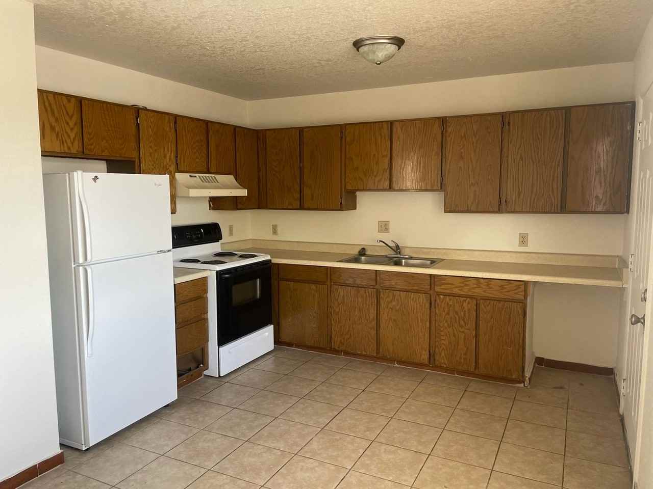 449 S 200 E - Photo 2 of 12