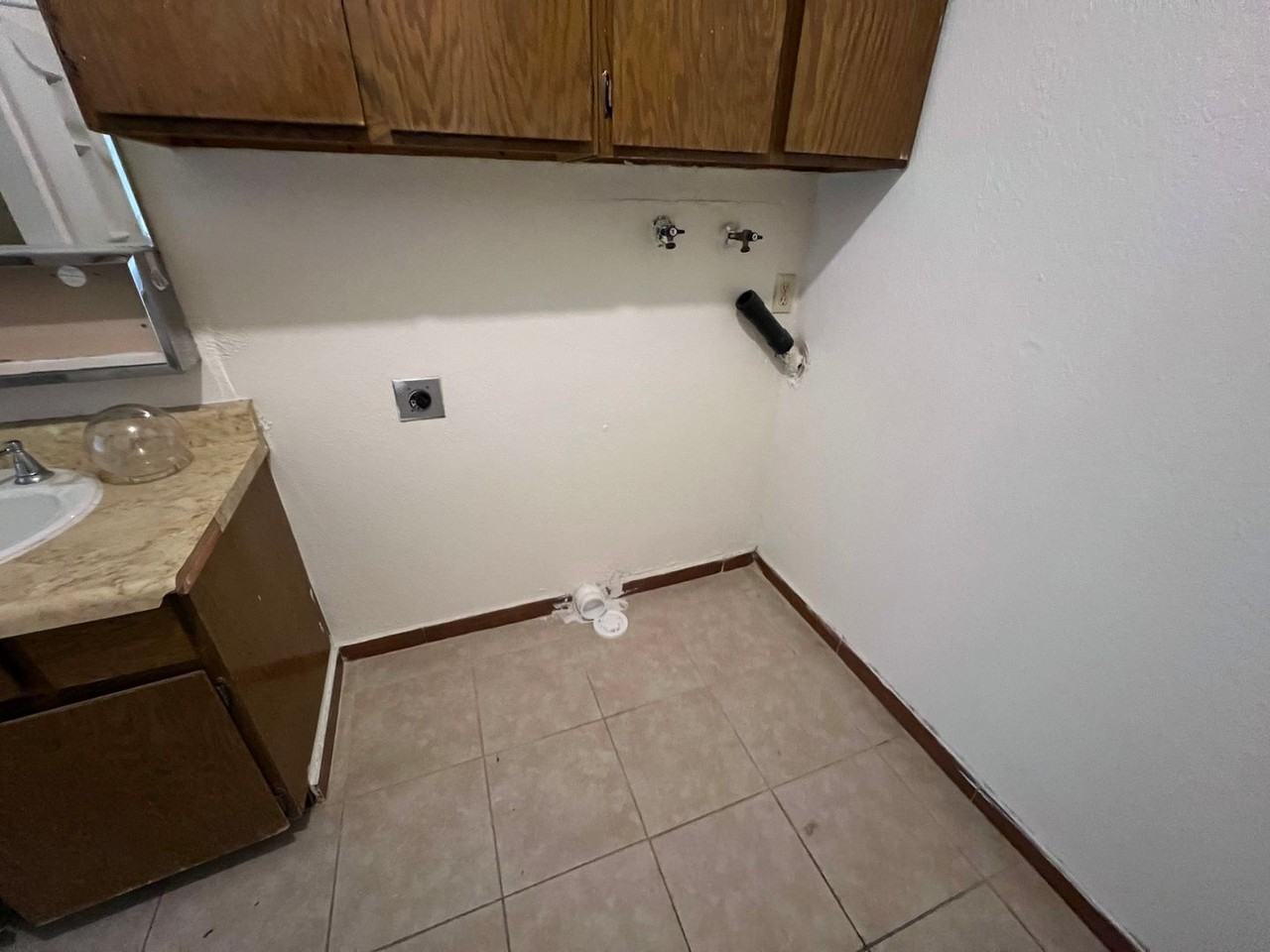 449 S 200 E - Photo 7 of 12