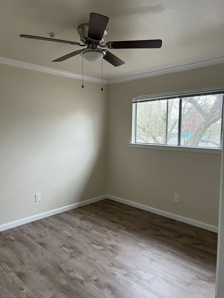 Genaro Mendoza Montecito Blvd.(Building 6200) - Photo 2 of 6