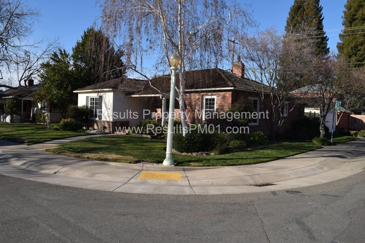 1679 9th Ave - Photo 2 of 9