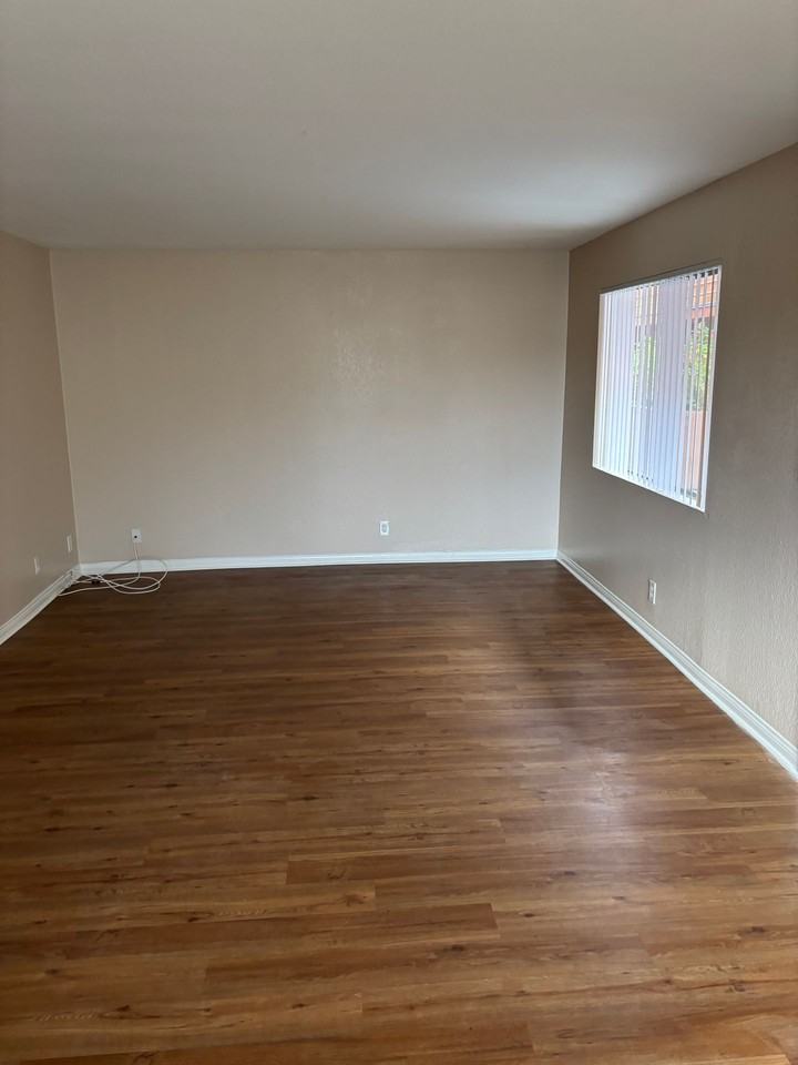 Cedar Glen Apts - Photo 3 of 13