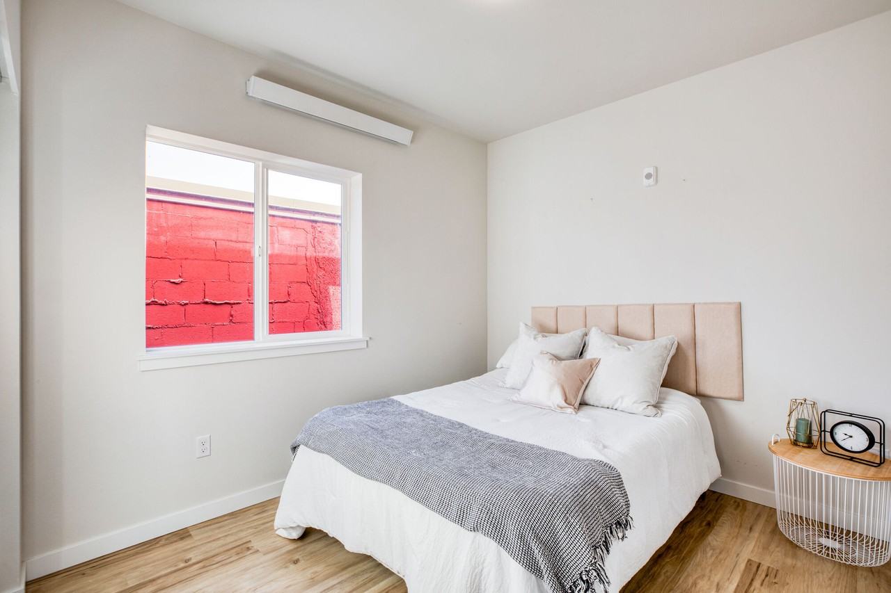 709 E 34Th St Apartments - Photo 5 of 24