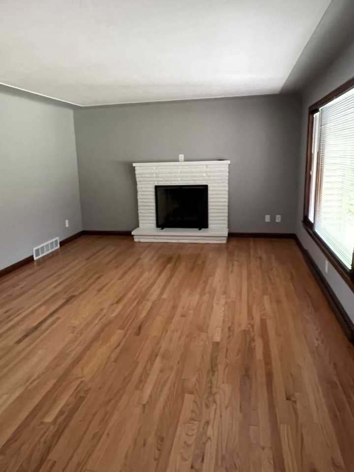 6520 Diana Drive - Photo 3 of 28