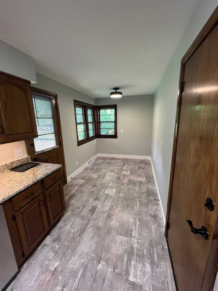 6520 Diana Dr - Photo 4 of 28