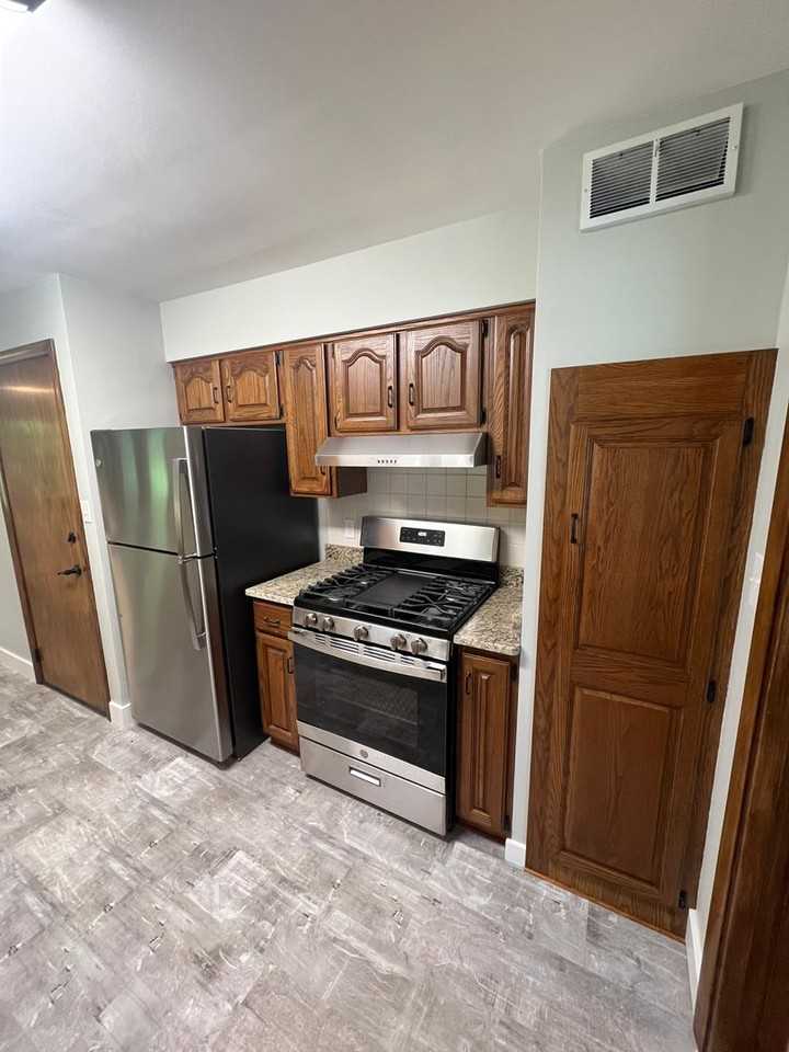 6520 Diana Dr - Photo 6 of 28