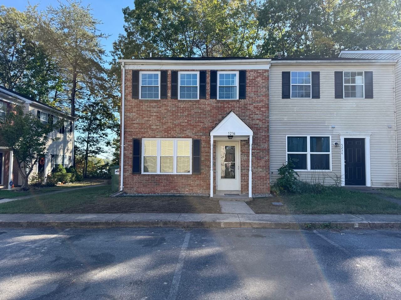5236 Creek Ln - Photo 2 of 22