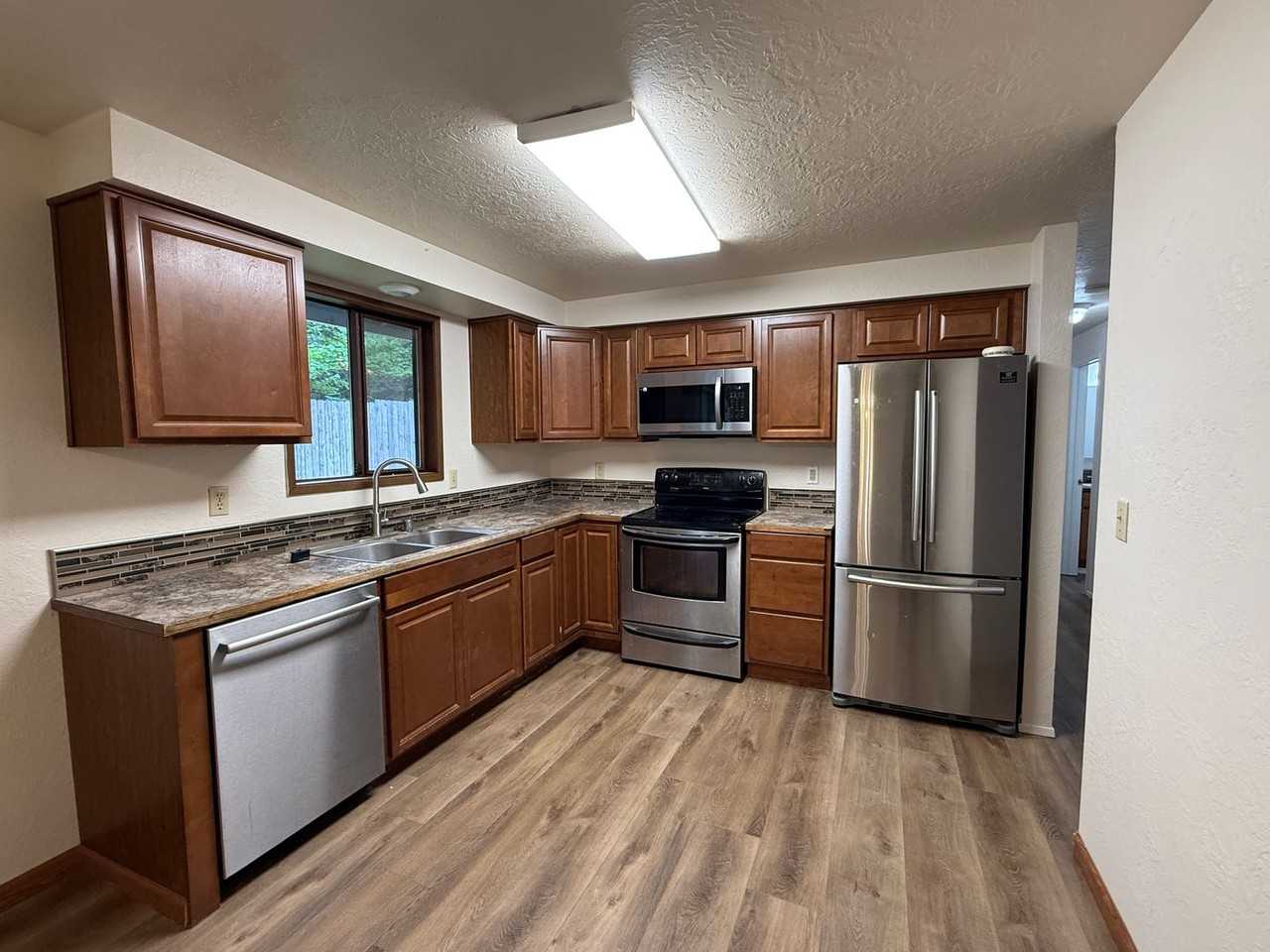 8440 Bethel Burley Rd Se - Photo 5 of 20