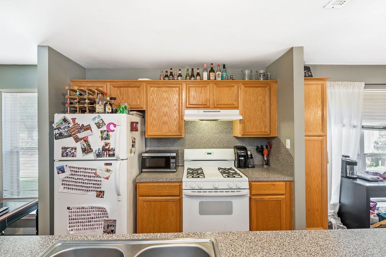 2413 Pintail Loop - Photo 2 of 15