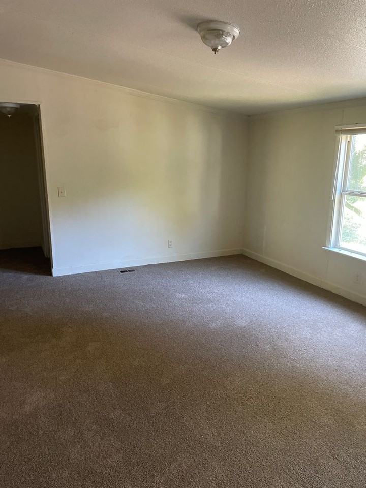 2420 Willard Rd - Photo 2 of 10