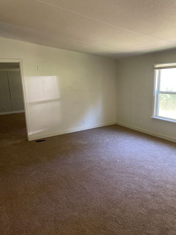 2420 Willard Rd - Photo 3 of 10