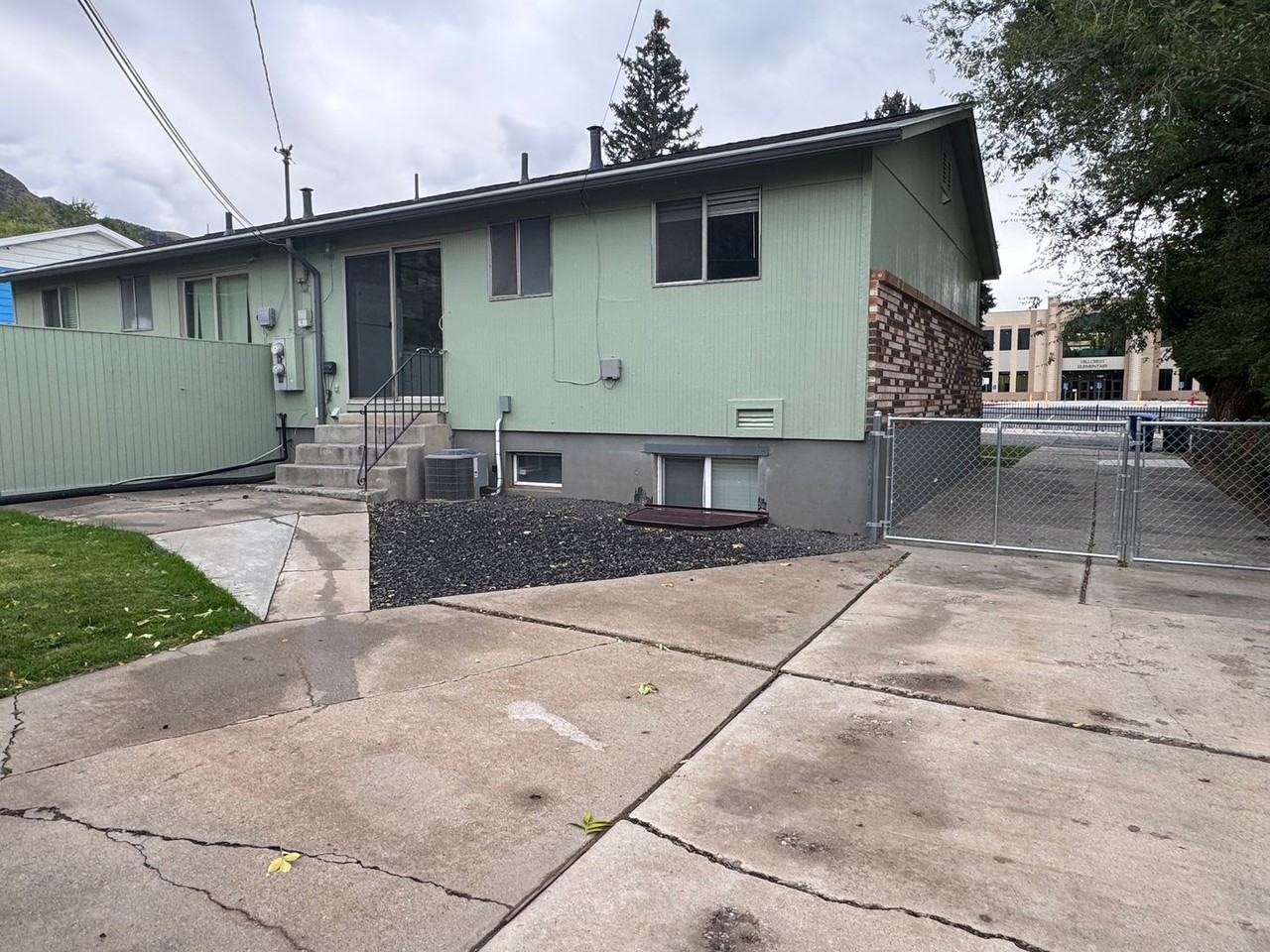 1120 Vitt Drive - Photo 5 of 17