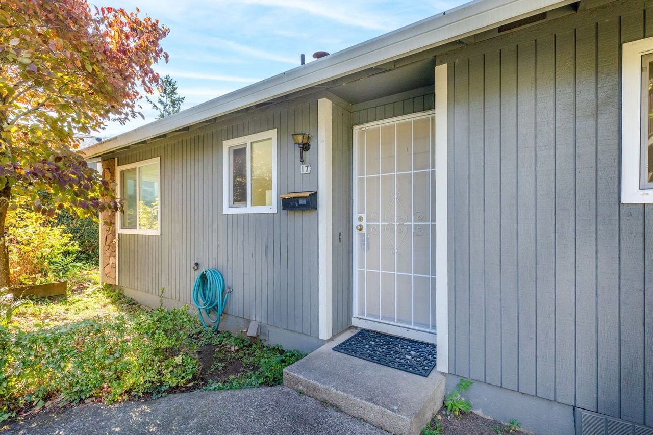 17 Se 62nd Ave - Photo 2 of 24