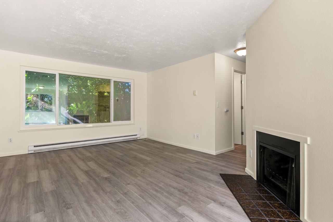17 Se 62nd Ave - Photo 3 of 24