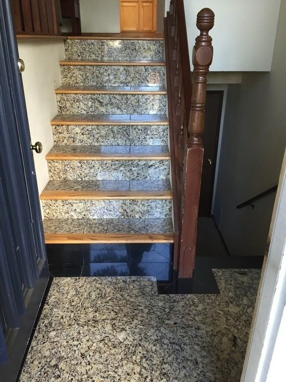 2733 Ne 94th St - Photo 5 of 7